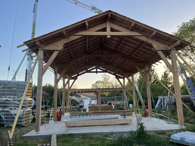 Préau à charpente bois